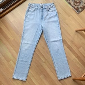 Pacsun light wash mom jeans, size 26